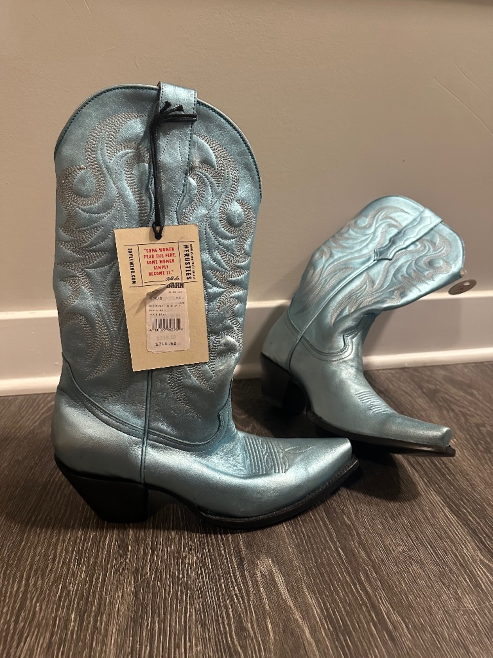 Cowboy / cowgirl boots